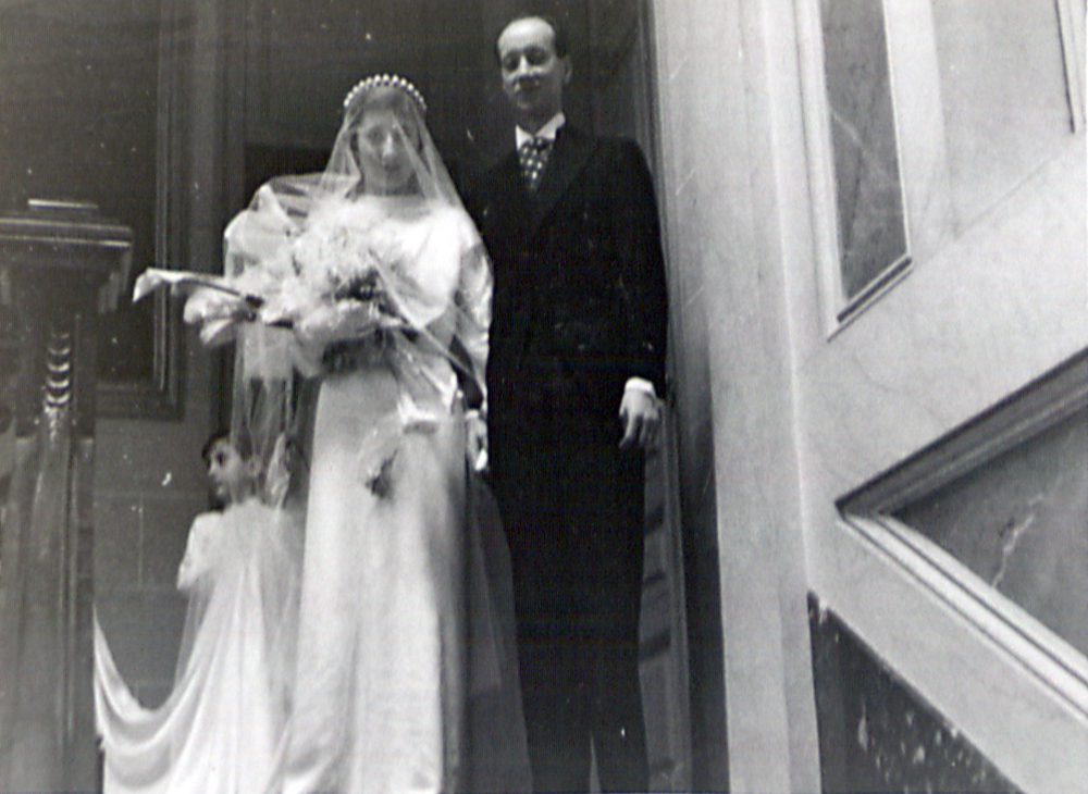 Casament a La Casa Elizalde, els nuvis baixant per l'escala de La Casa Elizalde, 1935. (Cedida per Julio Elizalde)