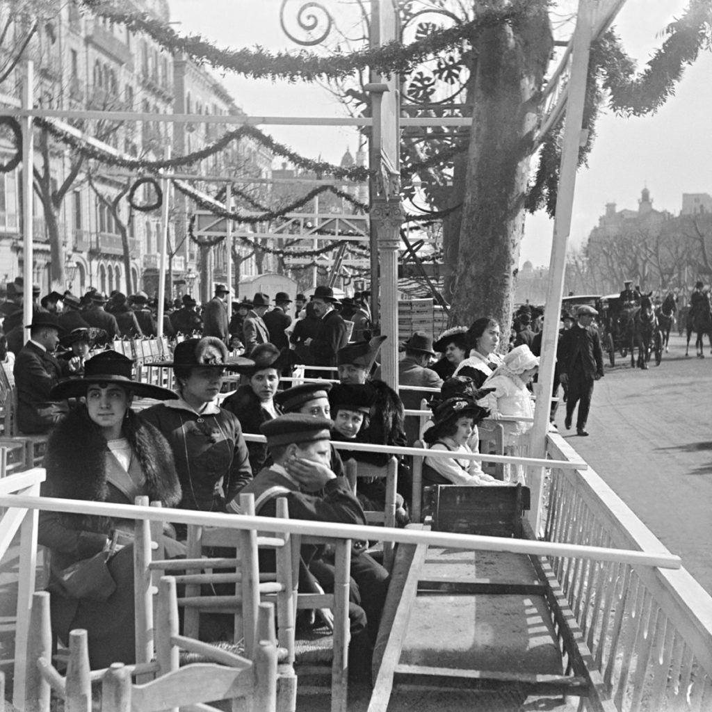Família Flaquer i Gil a la llotja del Carnestoltes, 1917 (Rossend Flaquer i Barrera - AFCEC)
