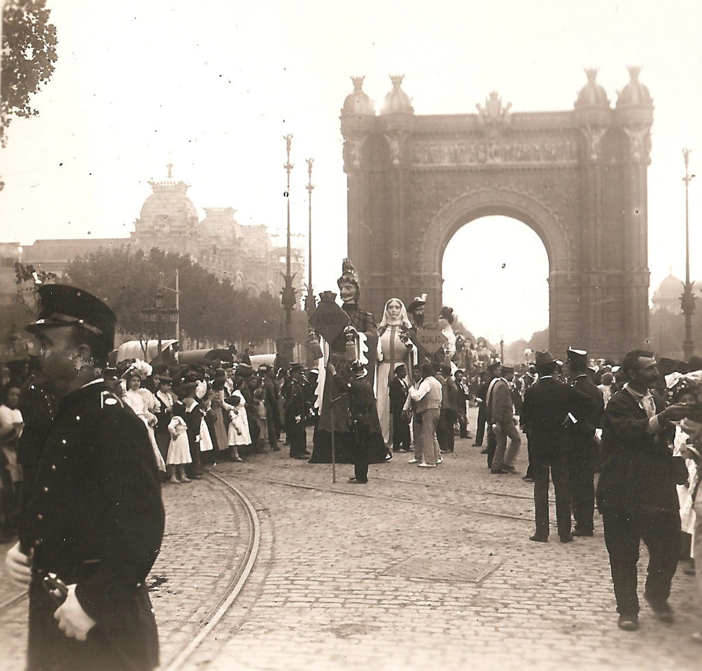 Rua de gegants, nanos i 'monstros tipichs', Ignasi Barraquer i Barraquer i Francesc Bordàs i Salellas, 1902 (Fundació Elizalde)